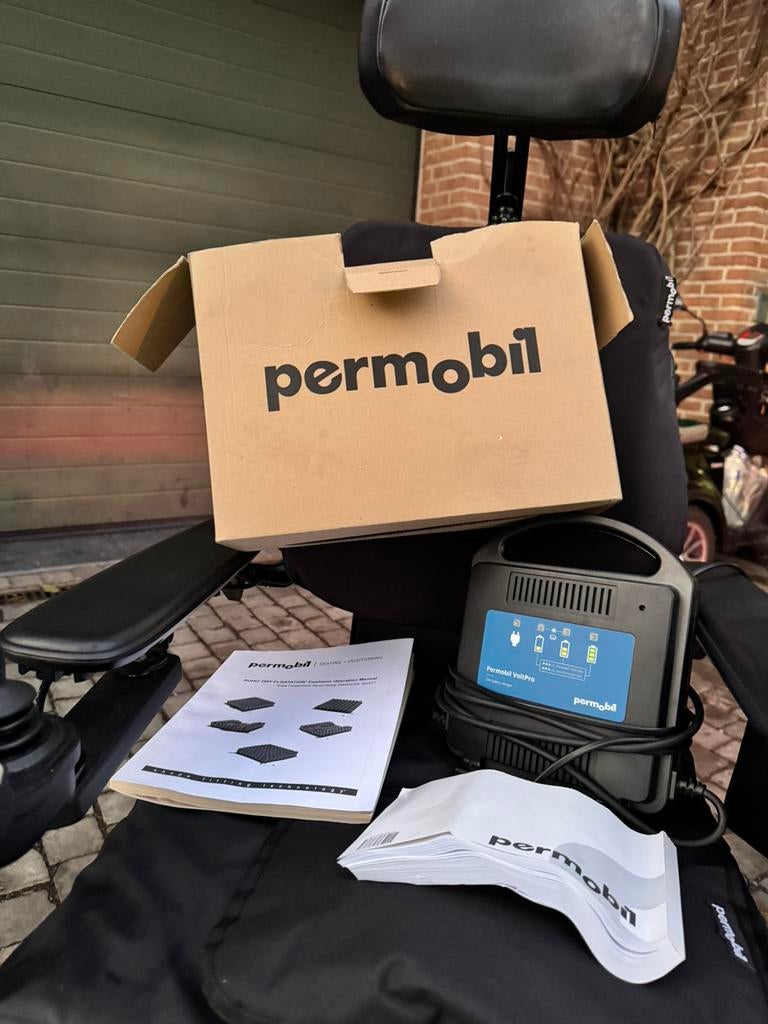 Fauteuil électrique Permobil Excellent état Chaise roulante, Divers, Chaises roulantes, Enlèvement ou Envoi, Pliant, Neuf, Fauteuil roulant électrique