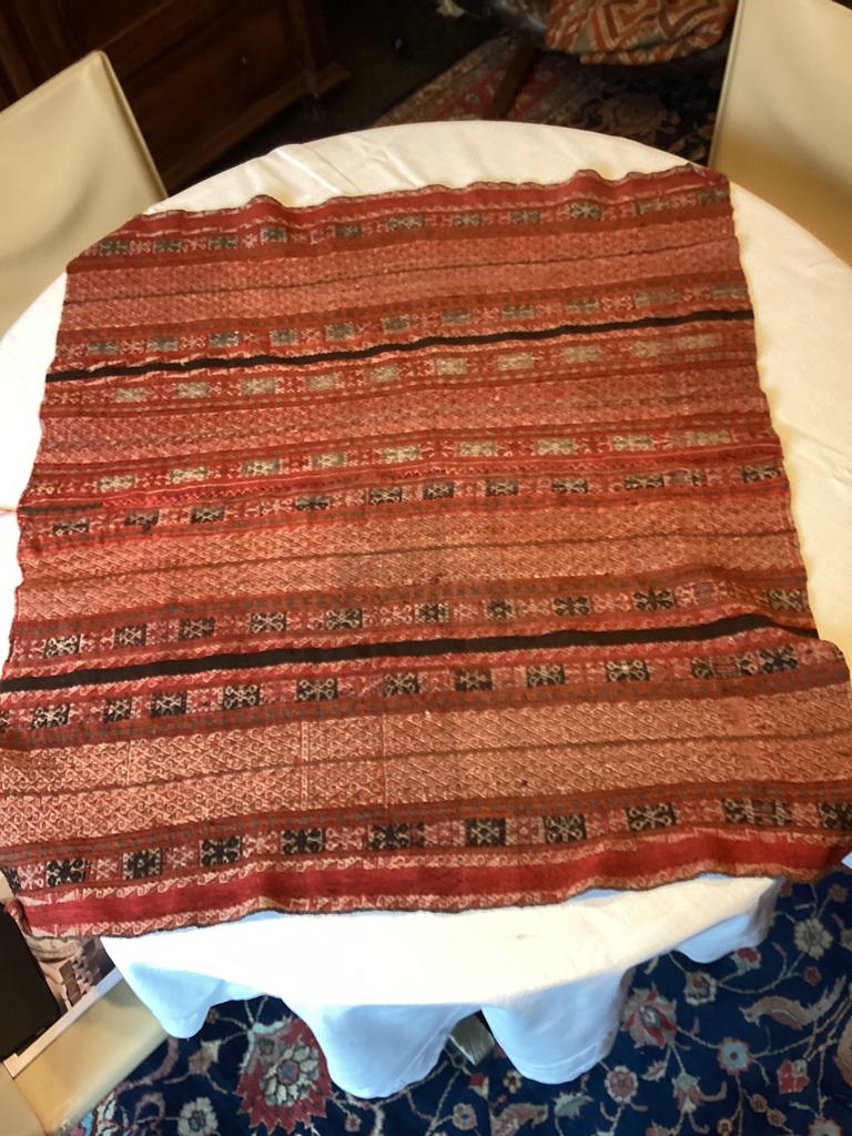 Mooi oud tafelkleed, Ophalen