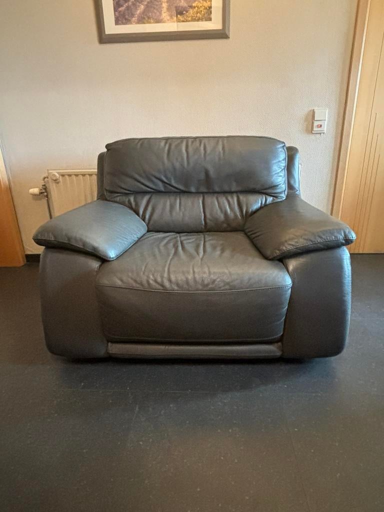 Fauteuil cuir marron 1 pers. Presque pas servi., Maison & Meubles, Fauteuils, 75 à 100 cm, Comme neuf, Enlèvement, Moderne