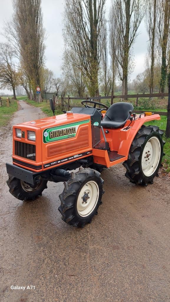 Minitractor hinomoto 22pk 4x4 servo SHOWROOMSTAAT!, Articles professionnels, Agriculture | Tracteurs, Enlèvement