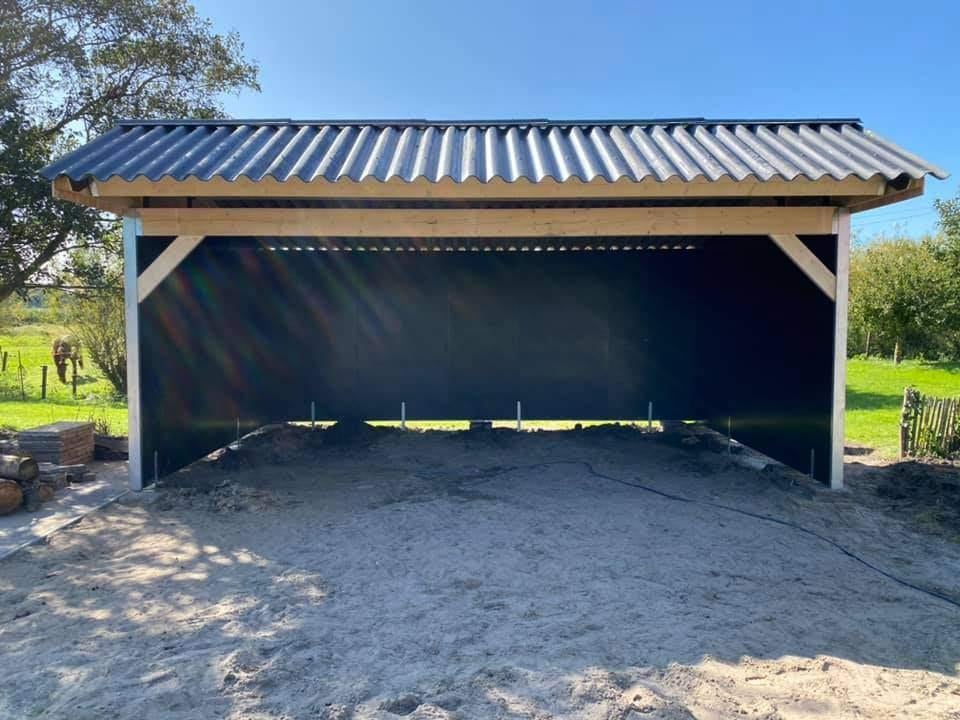 schuilstallen dubbelwandig, Weidegang, 2 of 3 paarden of pony's