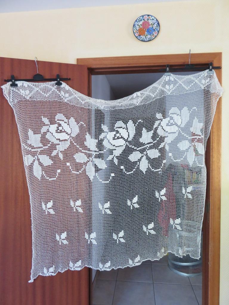 2 Rideaux confectionnés au crochet avec motif, Huis en Inrichting, Stoffering | Gordijnen en Lamellen, Zo goed als nieuw, Crème