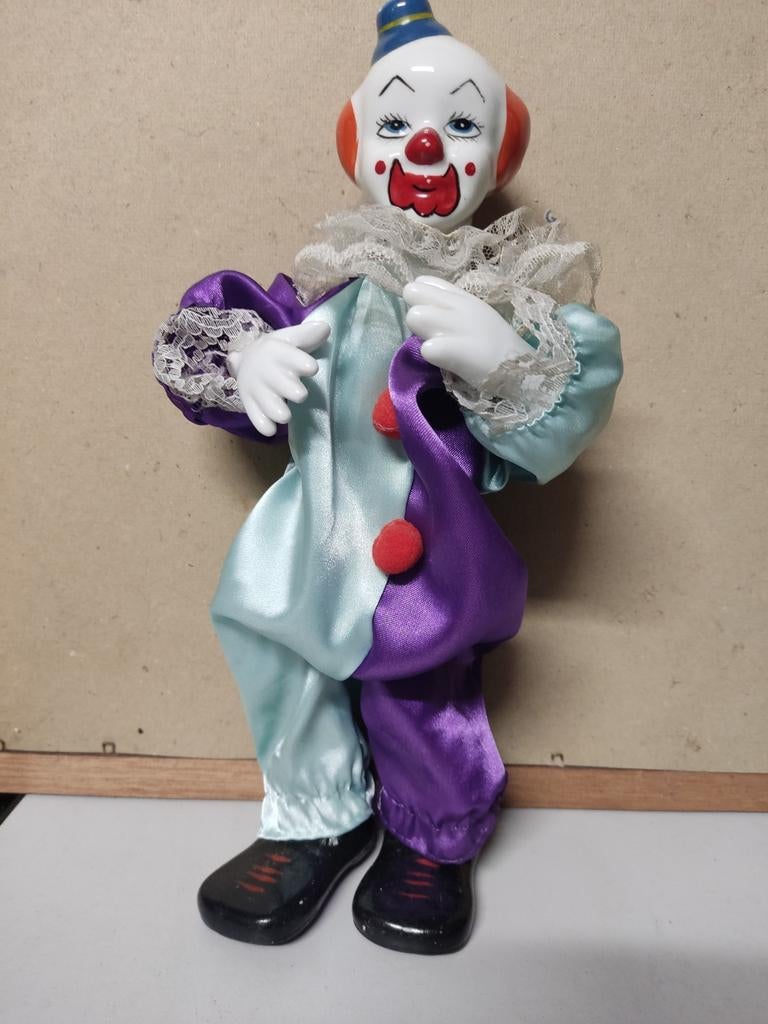 Clown en porcelaine avec une plume, Antiquités & Art, Enlèvement