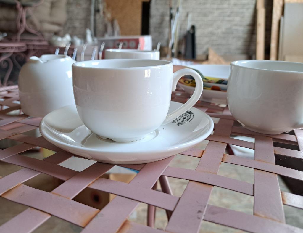 set van 4 koffietassen met schoteltje Rivièra Maison, Ophalen, Zo goed als nieuw, Kop(pen) en/of Schotel(s)