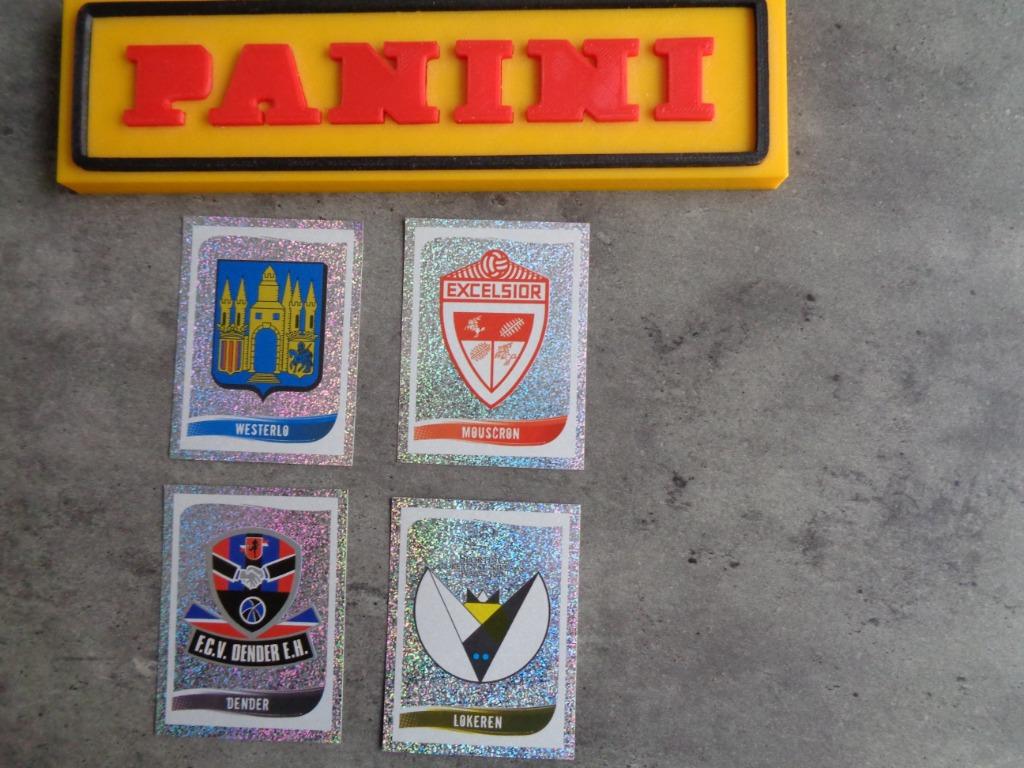 PANINI FOOTBALL 2009 STICKERS 4X VOETBAL BADGES, Verzenden