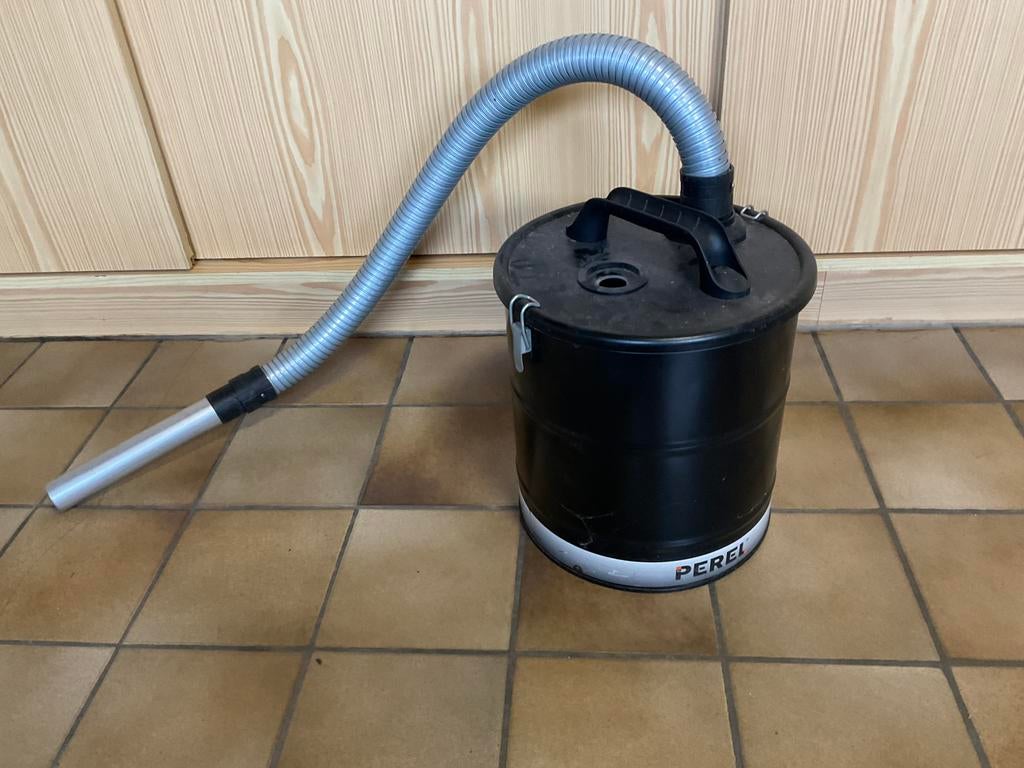 Om as uit kachel te zuigen.  5€, Ophalen, Zo goed als nieuw