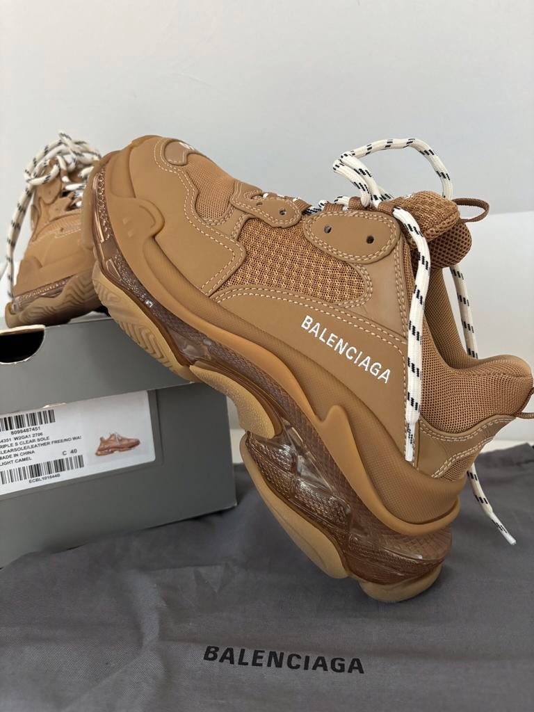 Balenciaga triple s maat 40 prijs gedaald, Kleding | Dames, Schoenen, Balenciaga, Beige, Ophalen of Verzenden, Zo goed als nieuw