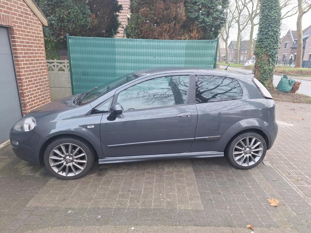 L'essence Fiat Punto est en bon état., Autos, Fiat, Achat, Particulier, Punto, Essence