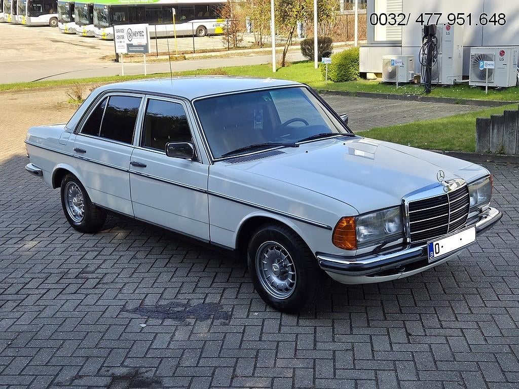 Mercedes 280E (W123) Oldtimer (Airco) 100% origineel, Auto's, Automaat, 4 deurs, Achterwielaandrijving, Leder en Stof