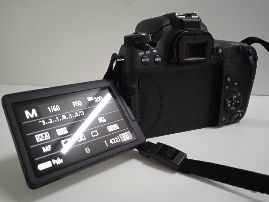 Boîtier Canon EOS 77D, Enlèvement ou Envoi, Canon, Comme neuf, 24 Mégapixel