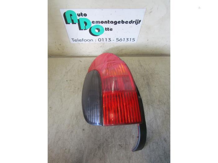 Achterlicht links van een Peugeot 306, Gebruikt, -, -, Ophalen of Verzenden
