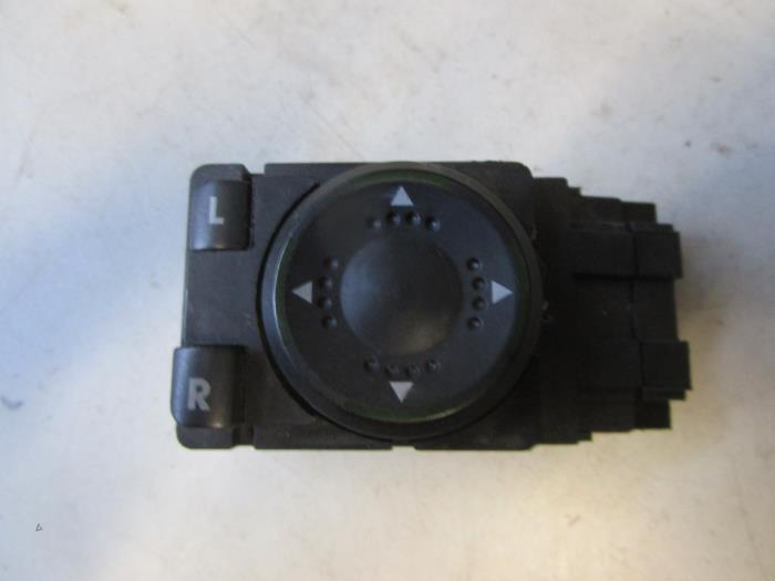 Commutateur rétroviseur d'un Volkswagen Passat (Passat 96-), Autos : Pièces & Accessoires, Tableau de bord & Interrupteurs, Volkswagen