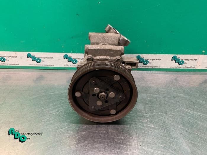 Pompe clim d'un Renault Clio (Clio 3 06-), Renault, -, 3 mois de garantie, Utilisé