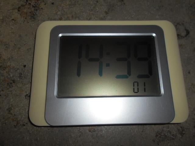 Horloge numérique, Enlèvement ou Envoi, Utilisé