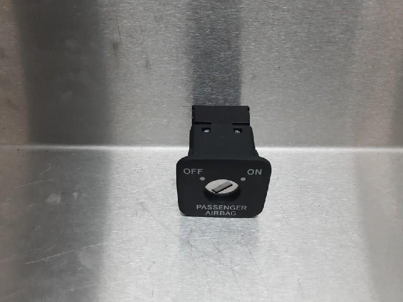 VEROUILLAGE AIRBAG Toyota iQ (01-2009/12-2015) (|1572180|), Autos : Pièces & Accessoires, Utilisé, Toyota