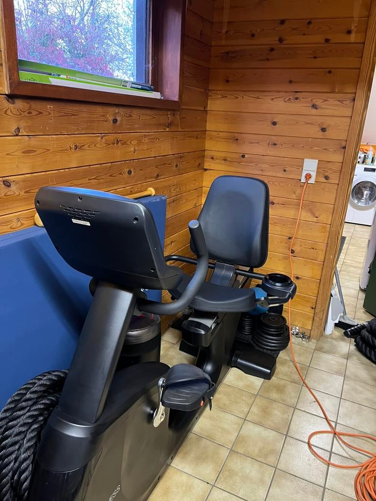 Flow Fitness Pro RB5i recumbent bike (ligfiets), Sport en Fitness, Ophalen, Zo goed als nieuw