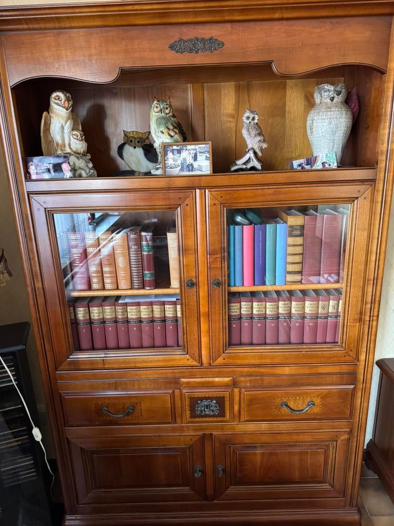 Klassieke vitrine of bibliotheekkast, Ophalen