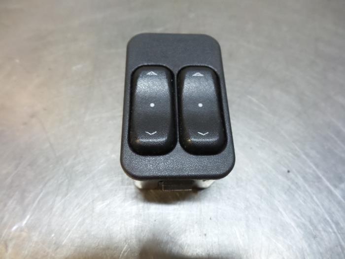 Commutateur vitre électrique d'un Opel Zafira (Zafira A 99-, -, Opel, 3 mois de garantie, Utilisé