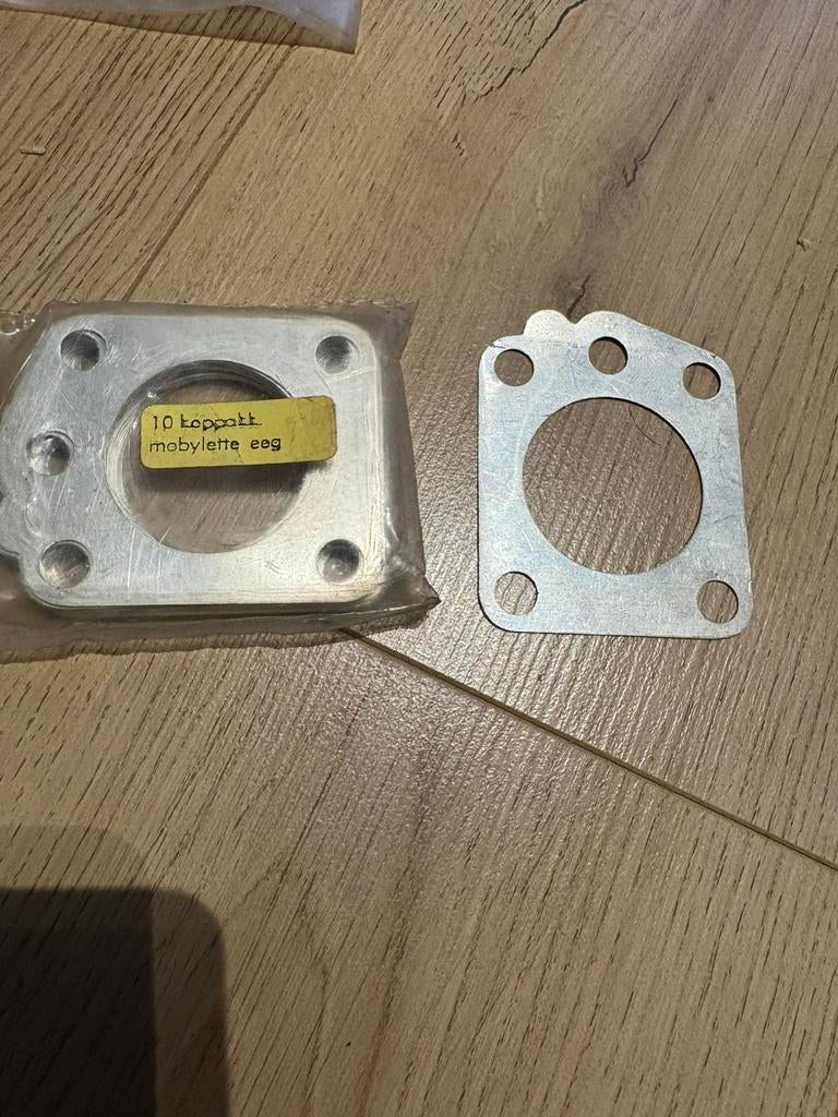 Koppakking MBK 51 AV10 / AV7 40 mm10 stuks voor 15 euro, Ophalen of Verzenden, Zo goed als nieuw