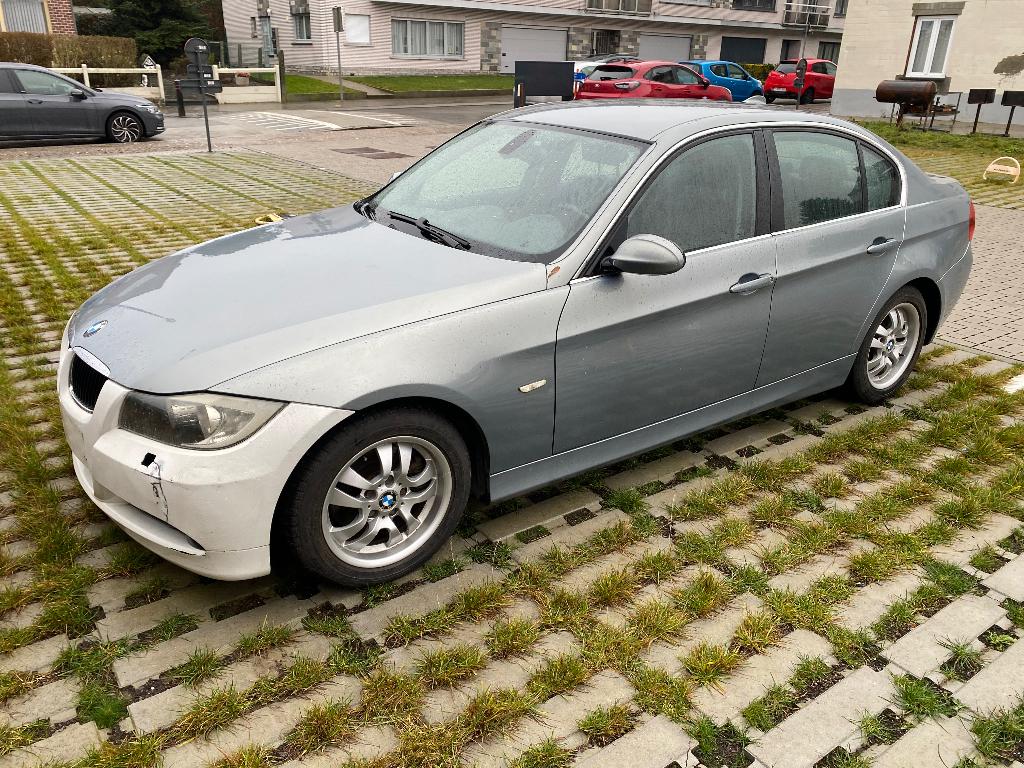 BMW E90 325i 300 km hatchback met natuurlijke aanzuiging, Ophalen