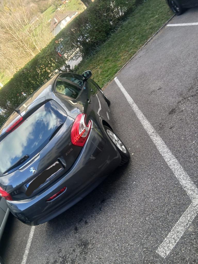Peugeot 208, 50 kW, Boîte manuelle, 5 portes, Particulier