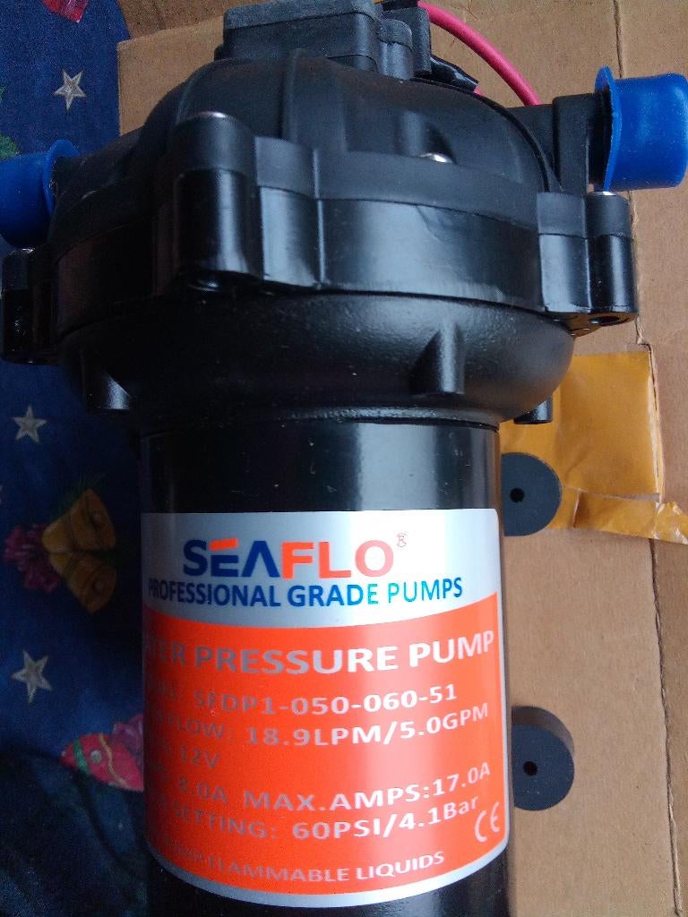 Pompe à eau Seaflo série 51 12 V (18,9 l/min — 60 psi), Enlèvement, Neuf, Moteur et Technique, Voilier ou Bateau à moteur
