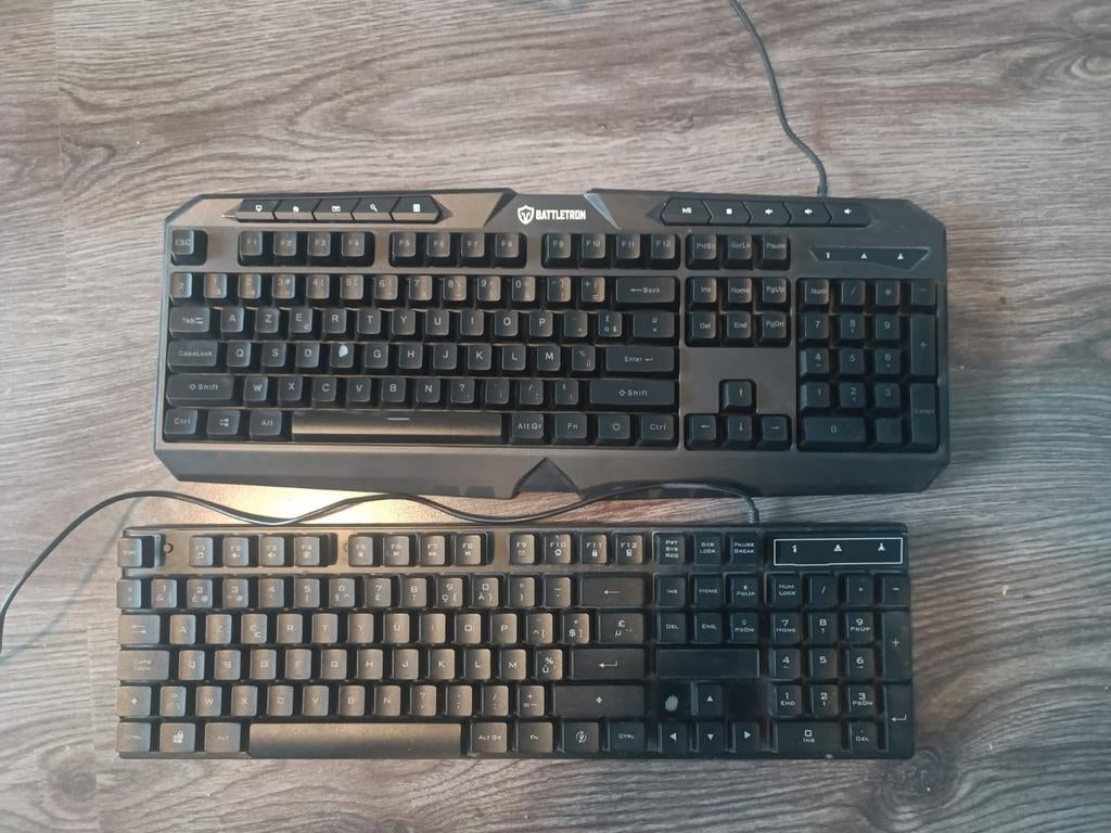 2 toetsenborden, Computers en Software, Toetsenborden, Ophalen, Gebruikt, Gaming toetsenbord, Azerty