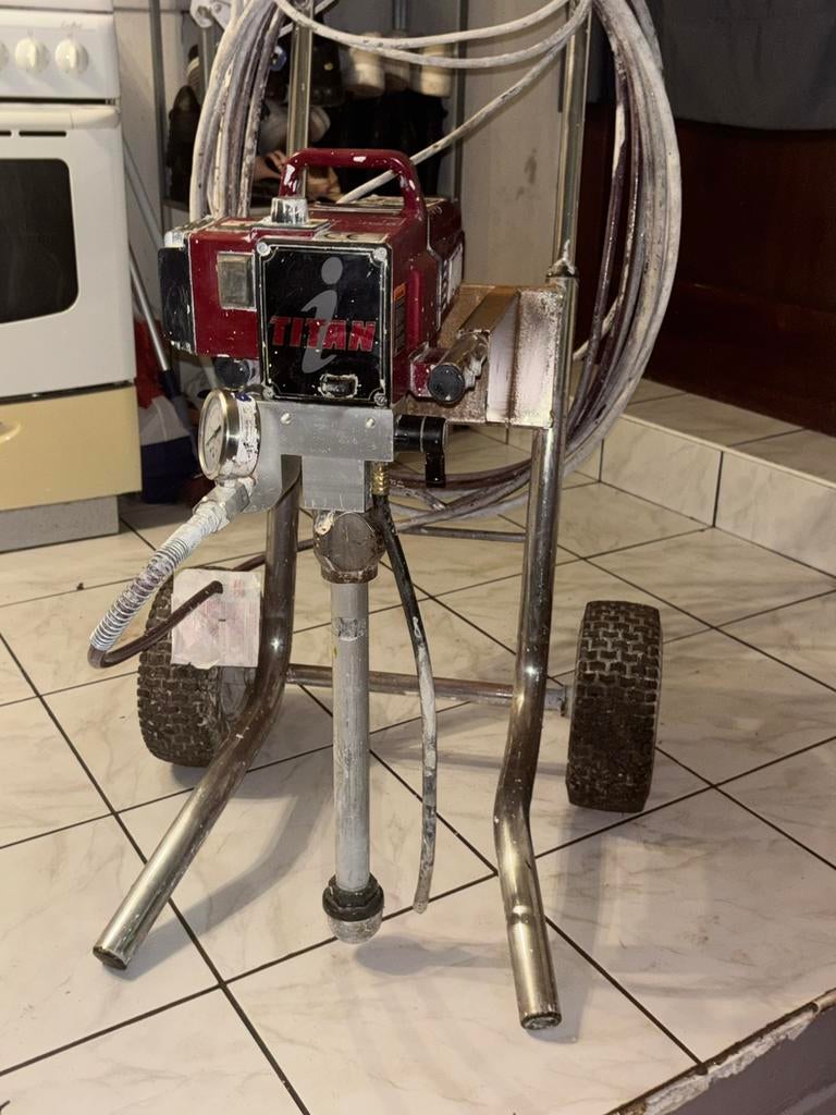 Airless titan 740i, Enlèvement, Utilisé