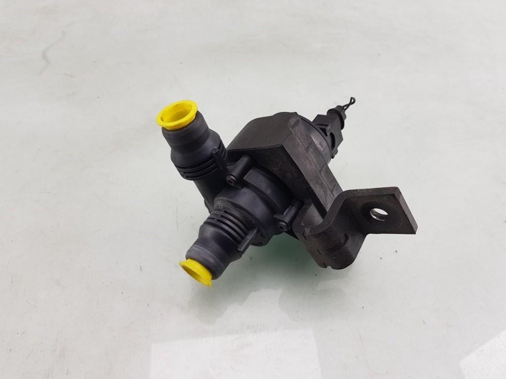 EXTRA EAU POMPE BMW 6 serie (E64) (|64116988960|6988960|), Utilisé, BMW