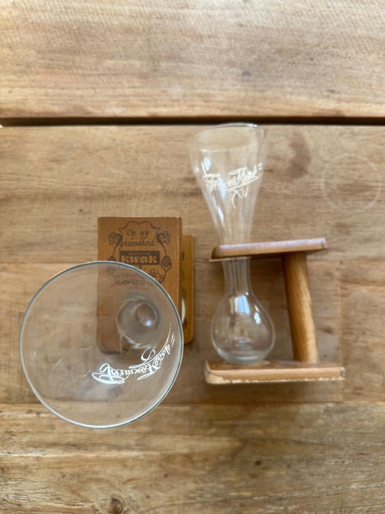 Pauwel Kwak bierglazen (2x) met houten standaard, Verzamelen, Biermerken, Gebruikt, Glas of Glazen, Ophalen of Verzenden