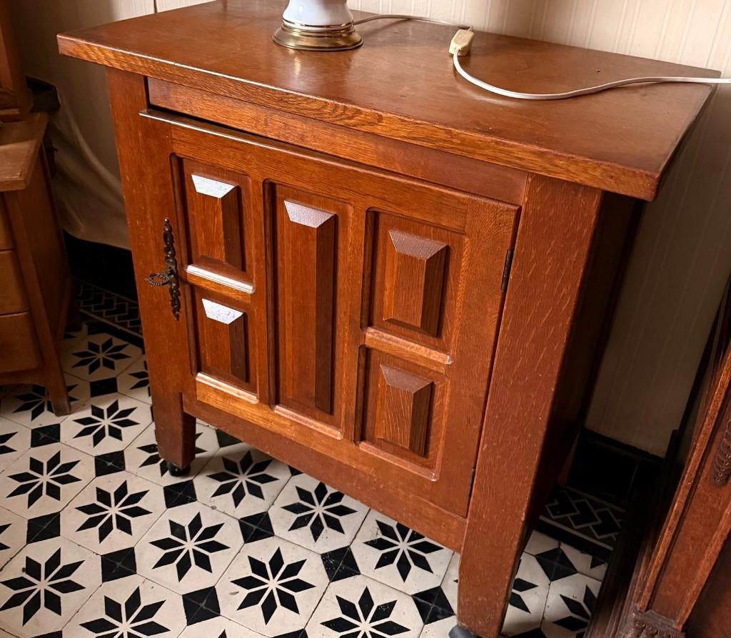 Klassiek bijzetkastje, Antiek en Kunst, Ophalen