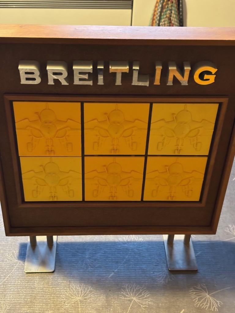 Présentoir Breitling – Bon état – 40x40 cm, Collections, Marques & Objets publicitaires, Utilisé, Panneau publicitaire, Enlèvement