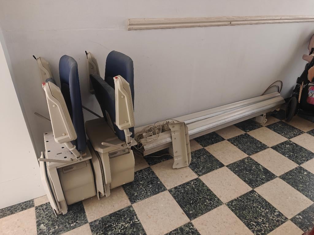 Traplift Stannah – Monte-escalier Stannah – fonctionnel-, Ophalen, Gebruikt