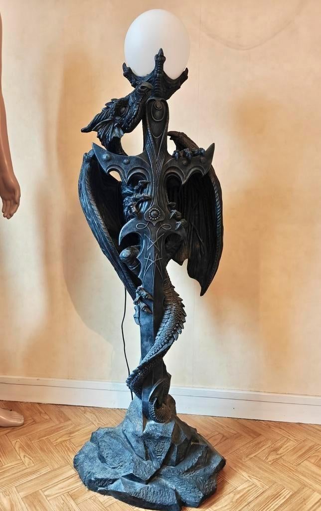 Grote Gothic draken lamp, Ophalen