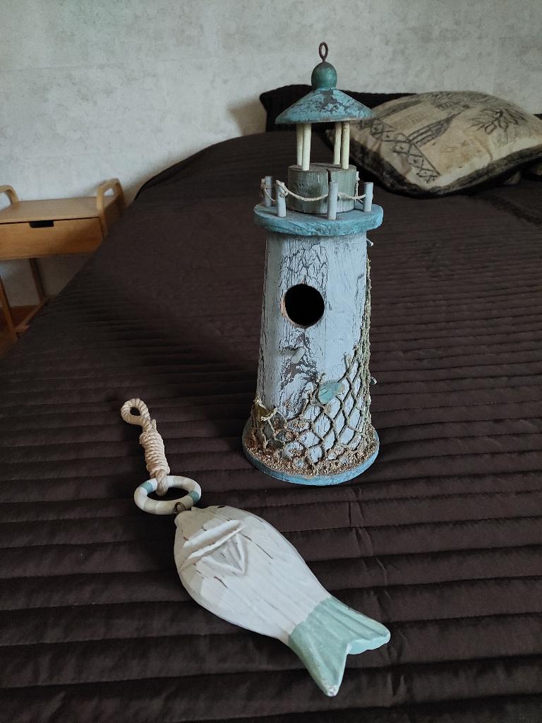 nichoir en forme de phare et poisson sculpté en bois, Enlèvement ou Envoi