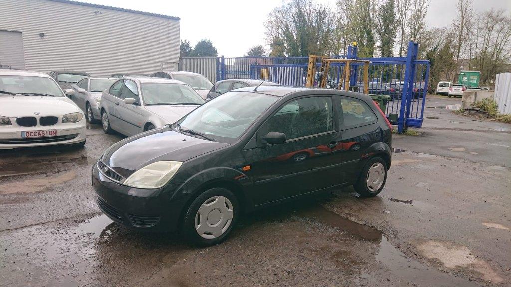 Ford Fiesta 1300cc essence 2005 164000km 1 prop clim GARANT, Auto's, Voorwielaandrijving, Stof, Zwart, Bedrijf