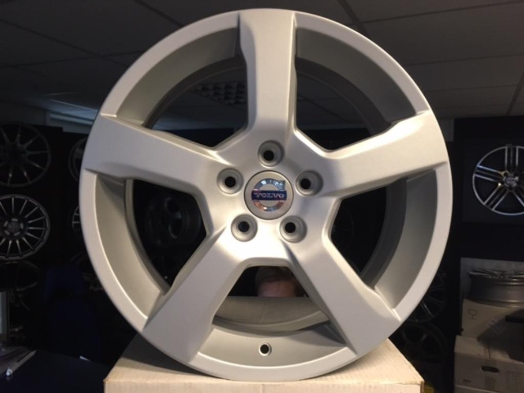 IN STOCK: NIEUWE set 17 inch 5x108 sport velgen voor Volvo, Autos : Pièces & Accessoires, Neuf, Enlèvement ou Envoi, Pneus été