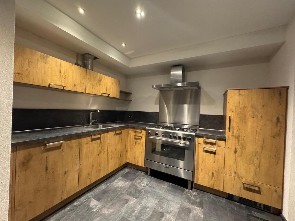 Complete Houtkleurige Hoekkeuken + Apparatuur + GEDEMONTEERD