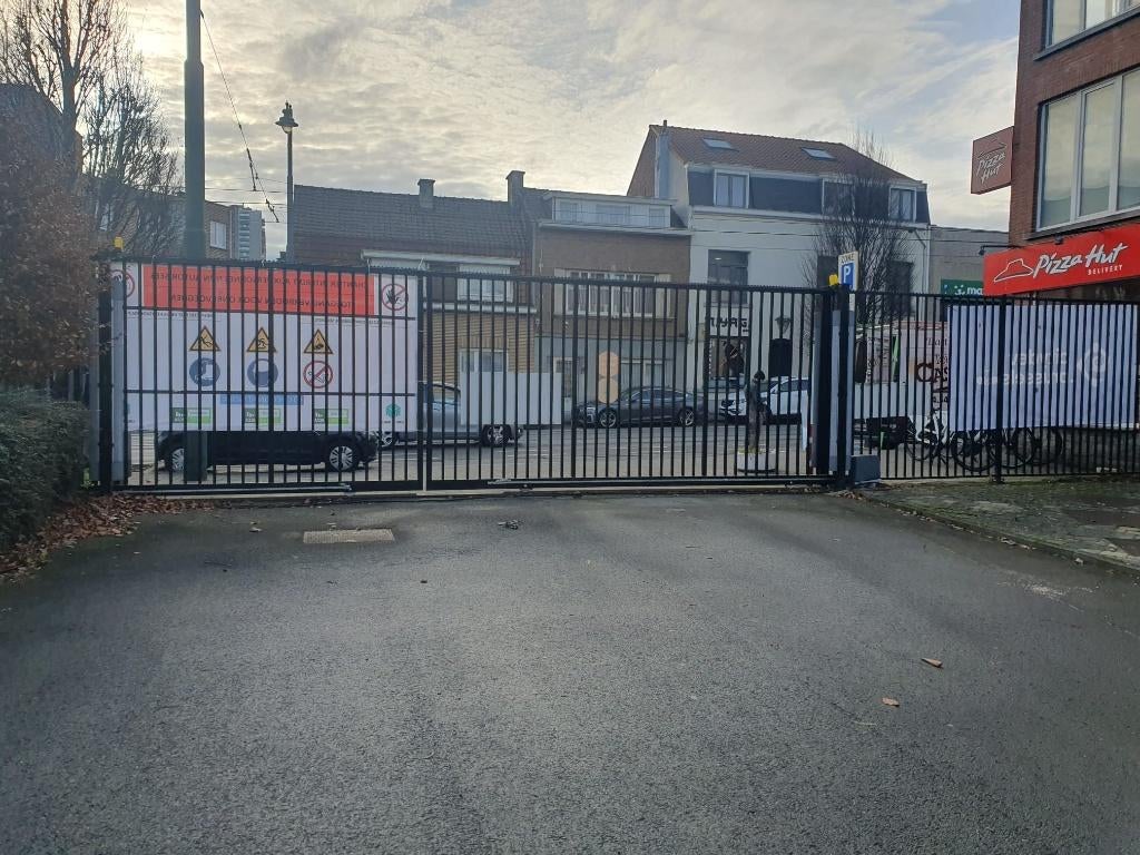 Portail industriel coulissant sur rail (ouverture 8m), 200 cm ou plus, Enlèvement, Utilisé, 200 cm ou plus