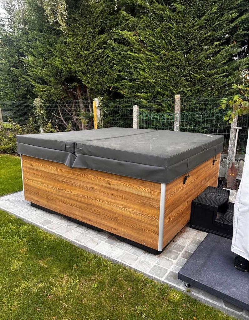 Ergonomische Jacuzzi, Jardin & Terrasse, Bains à remous et Spas, Enlèvement, Neuf, Escalier, Fixé