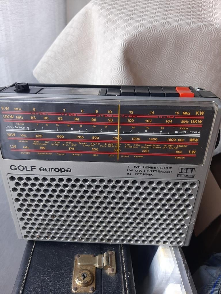 Grande radio ITT Europa, TV, Hi-fi & Vidéo, Radio