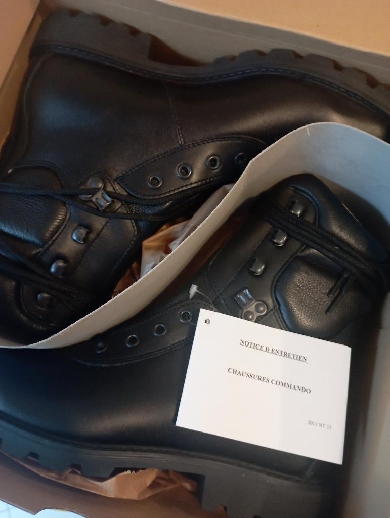 Chaussures commando montantes 41/42 neuves cuir, Neuf, Chaussures de travail, Balsan, Noir