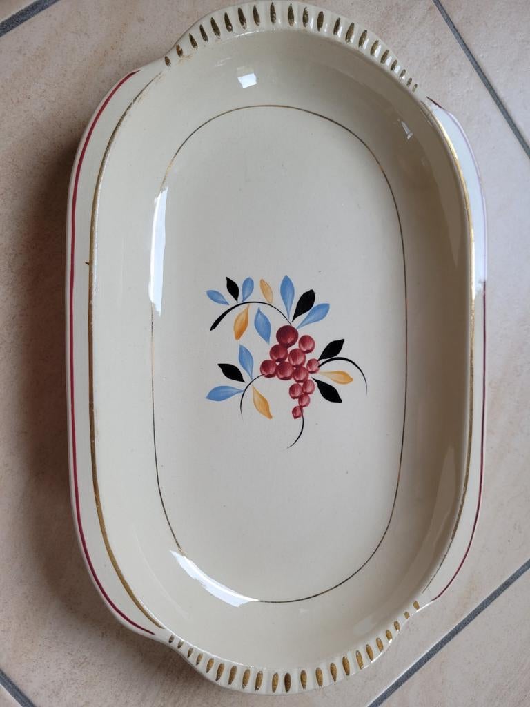 Plat oval Boch motif groseille rouge 1923/1927, Antiquités & Art, Enlèvement