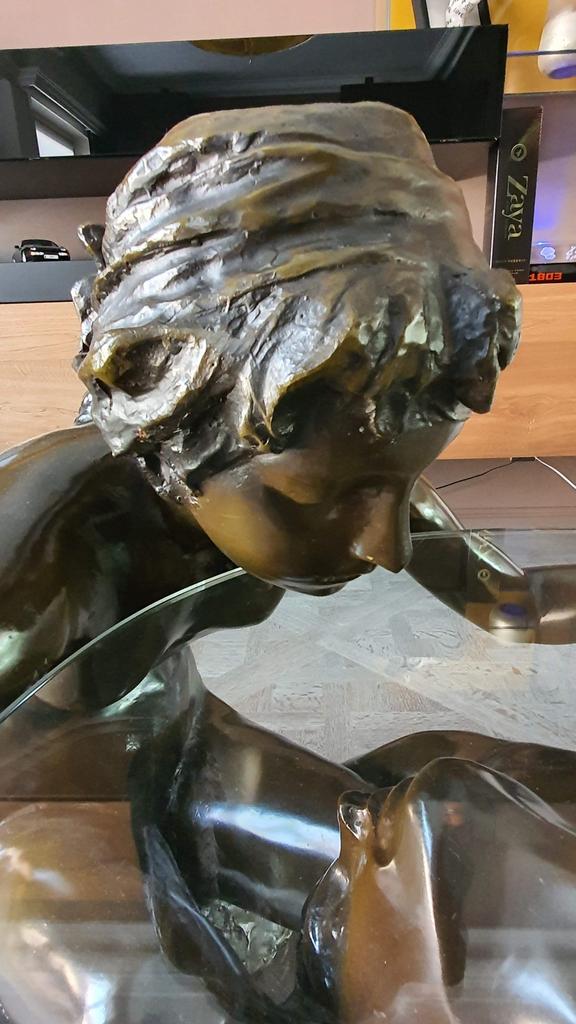 Bronzen beeld naakte man en vrouw tafel, Enlèvement, Bronze