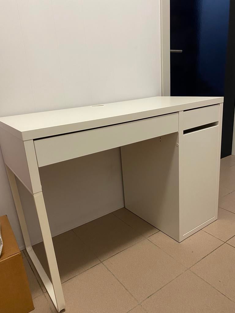 Leuke witte ikea bureau + bureaustoel, Huis en Inrichting, Bureaus, Zo goed als nieuw, Ophalen