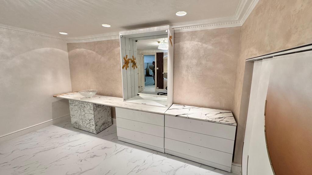 Armoire moderne sans miroir avec dessus aspect marbre, Enlèvement, Neuf, Autres essences de bois, Avec tiroir(s)