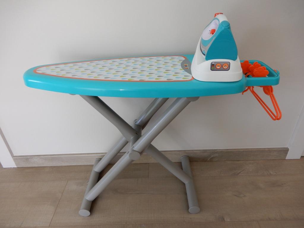 Planche à repasser Smoby, Enfants & Bébés, Jouets | Autre, Utilisé, Garçon ou Fille, Enlèvement