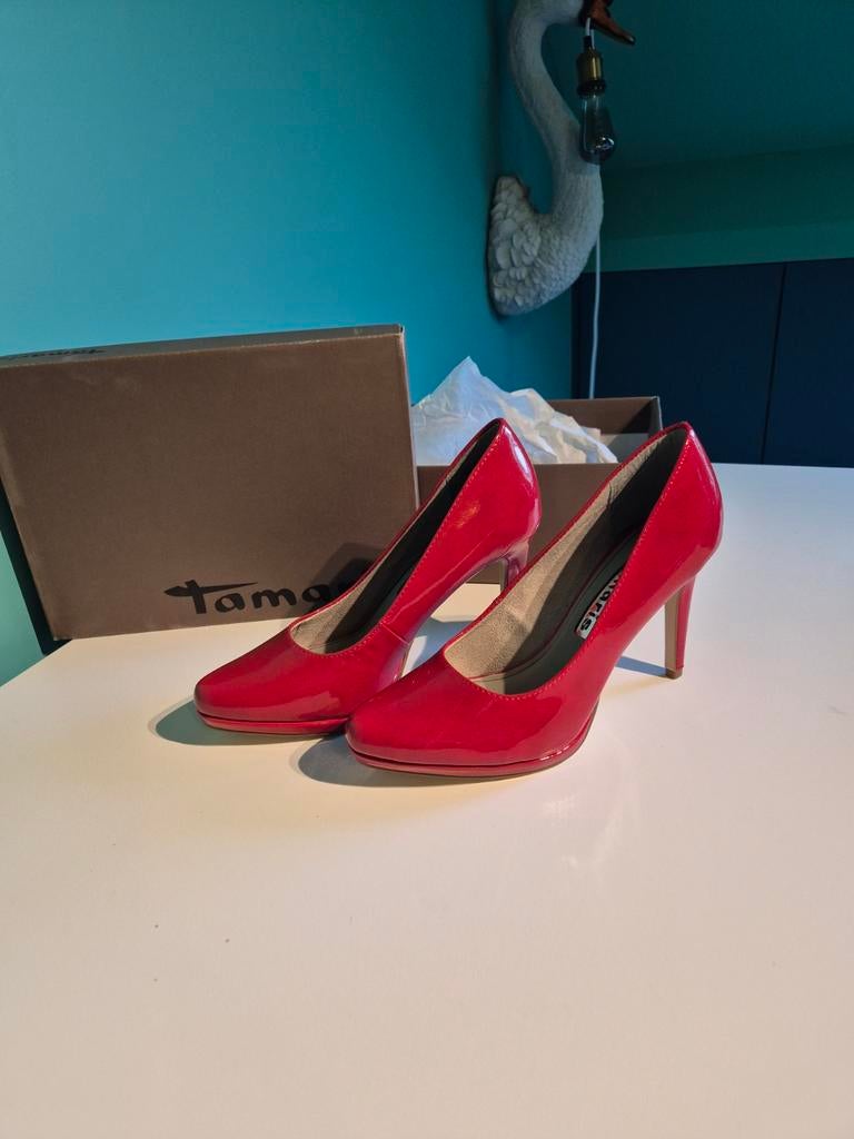 Tamaris pumps rood maat 39 NIEUW, Ophalen, Rood, Pumps