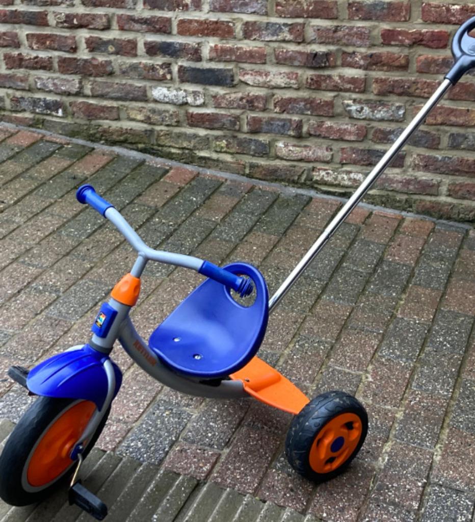 Tricycle châssis métallique, Vélos & Vélomoteurs, Vélos | Tricycles pour enfants, Enlèvement, Comme neuf, Autre, Tige de poussée