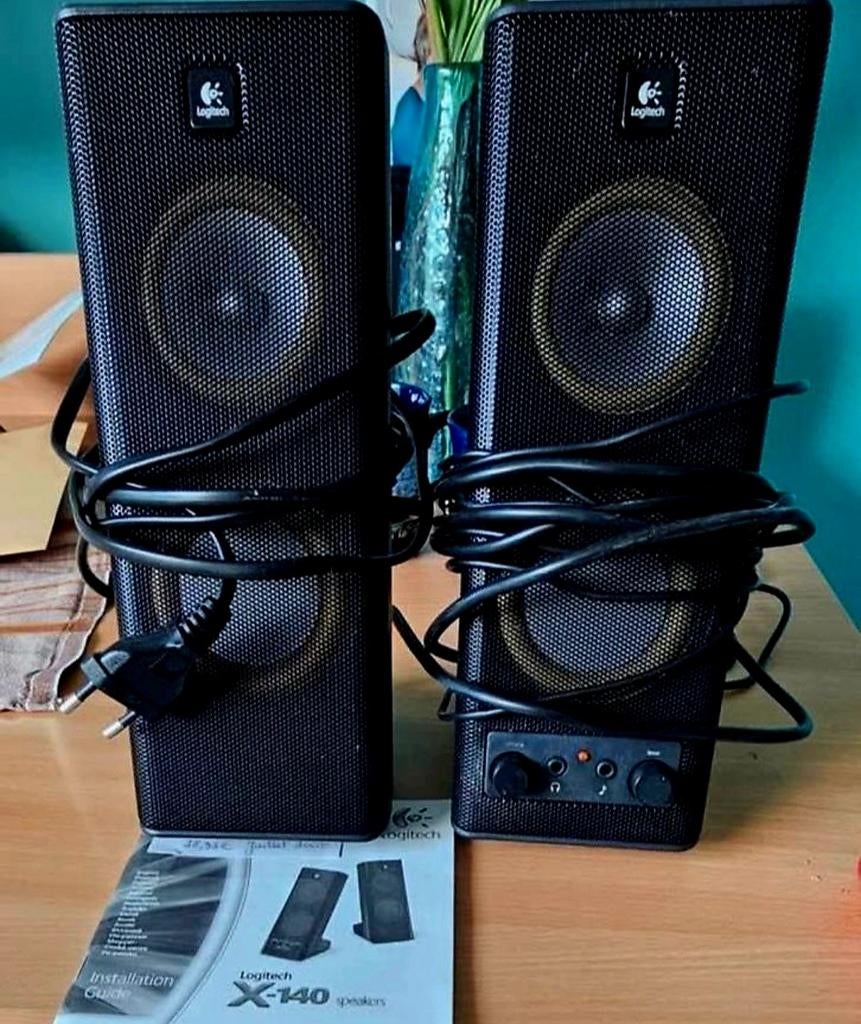 2 HAUTS PARLEURS LOGITECH, Informatique & Logiciels, Enceintes Pc, Neuf, Logitech